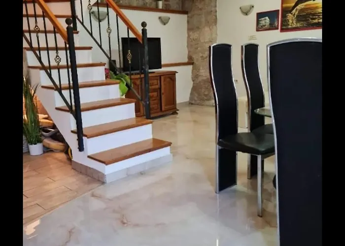Apartmán Stone Garden Escape With Jacuzzi
