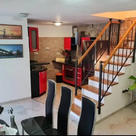 Appartamento Stone Garden Escape With Jacuzzi Spalato