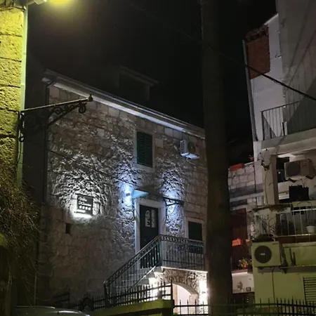 Appartamento Stone Garden Escape With Jacuzzi *