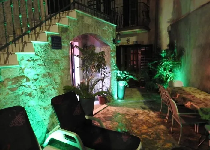Apartament Stone Garden Escape With Jacuzzi