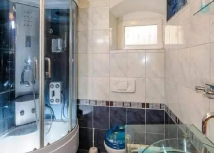 Stone Garden Escape With Jacuzzi Apartament *